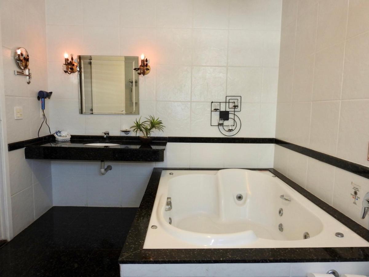 Constantino Hotel E Eventos Juiz de Fora Zewnętrze zdjęcie A whirlpool bathtub